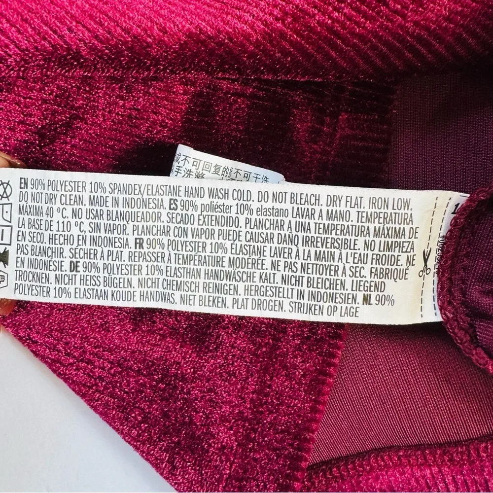 Forever 21 burgundy ribbed velvet short sleeve top - Picture 5 of 5